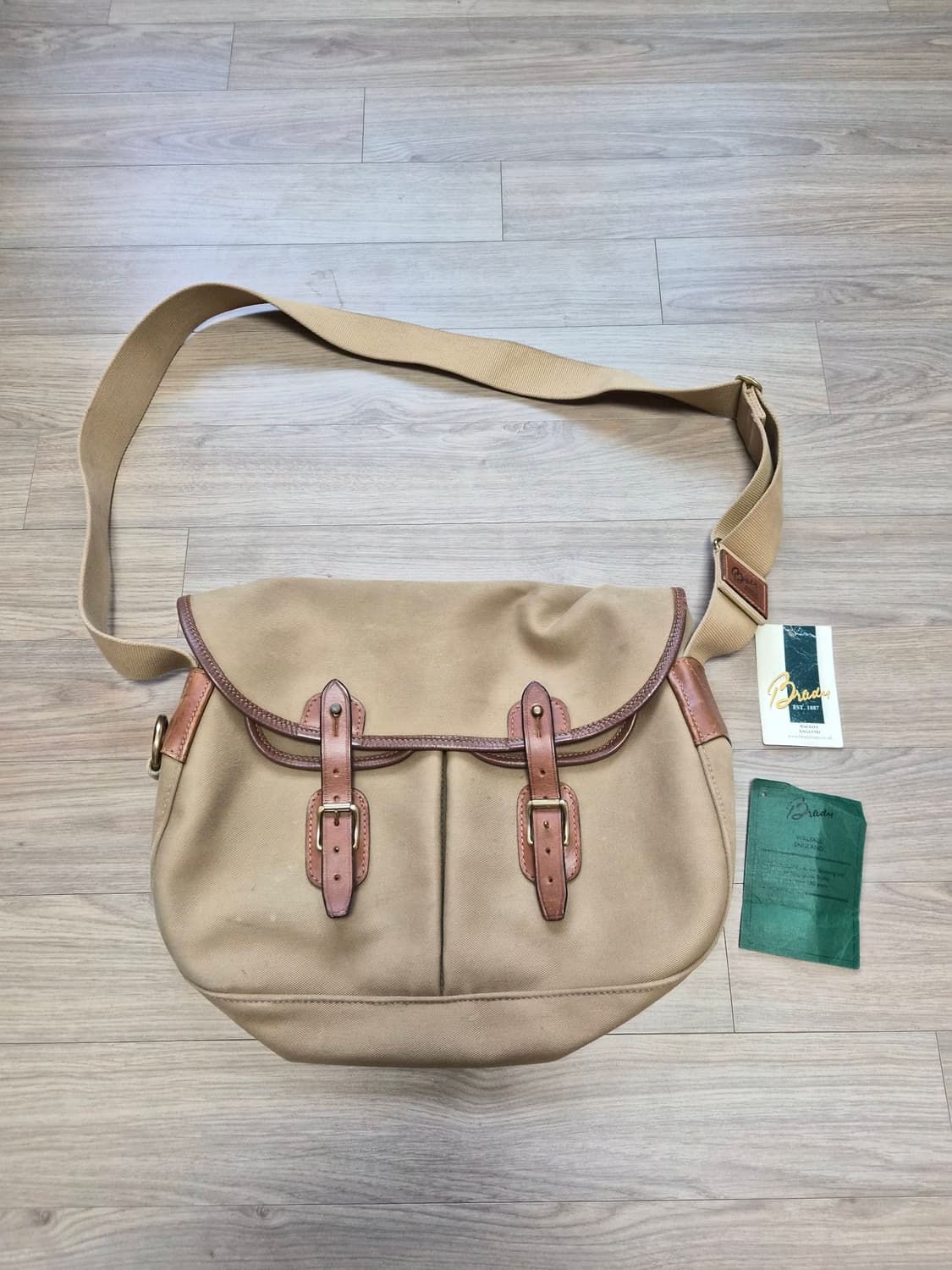 Brady bag 브래디백 아리엘 라지  상품이미지1