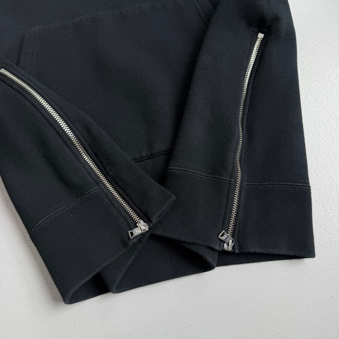 베이프 아크릴 아치로고 후드티 상품이미지4