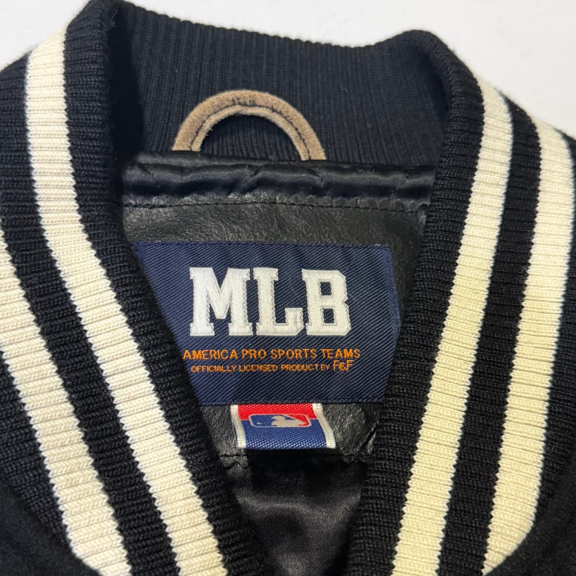 MLB 밀워키 브루어스 바시티 자켓 (XL) 상품이미지3