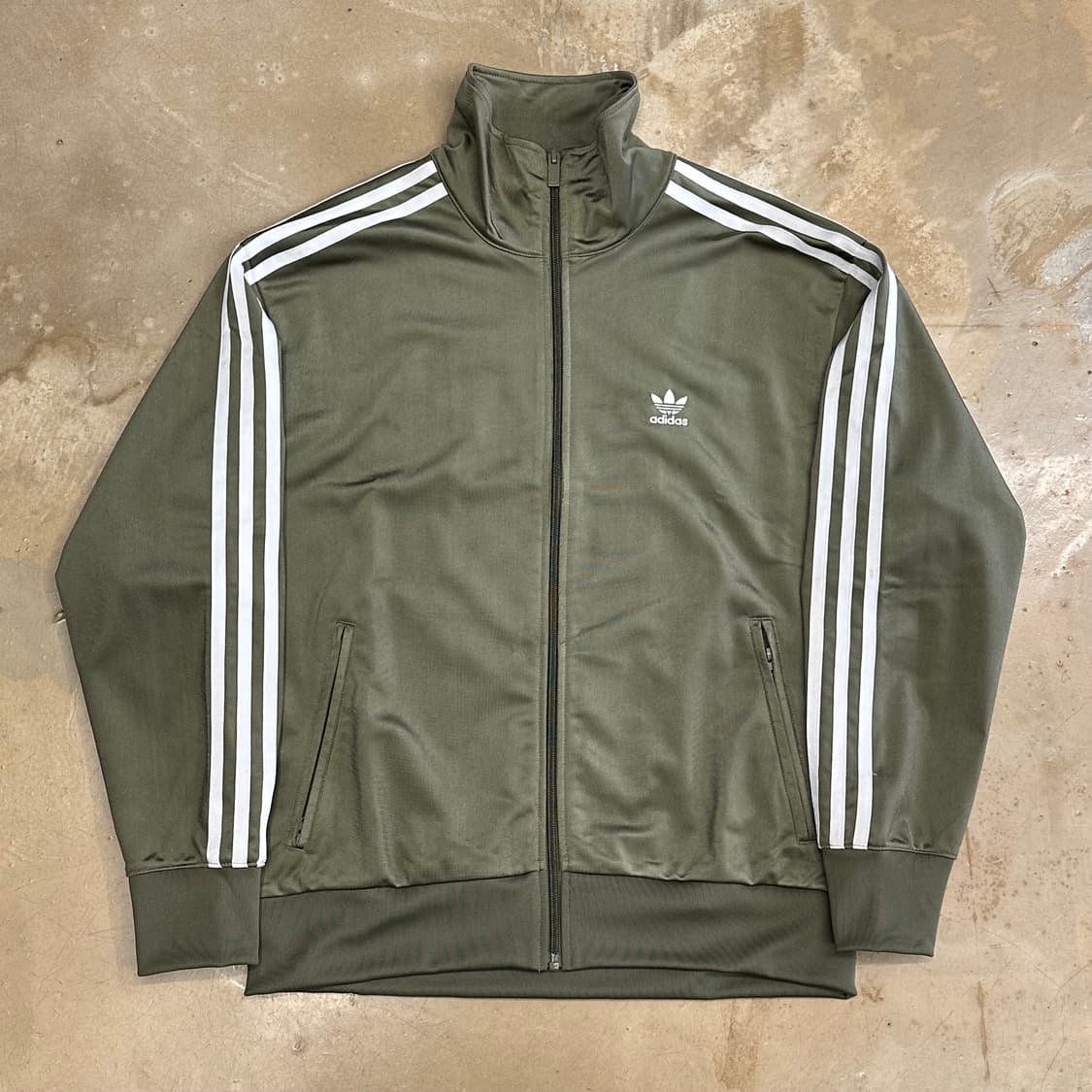 L 아디다스 파이어버드 카키 트랙탑 상품이미지2