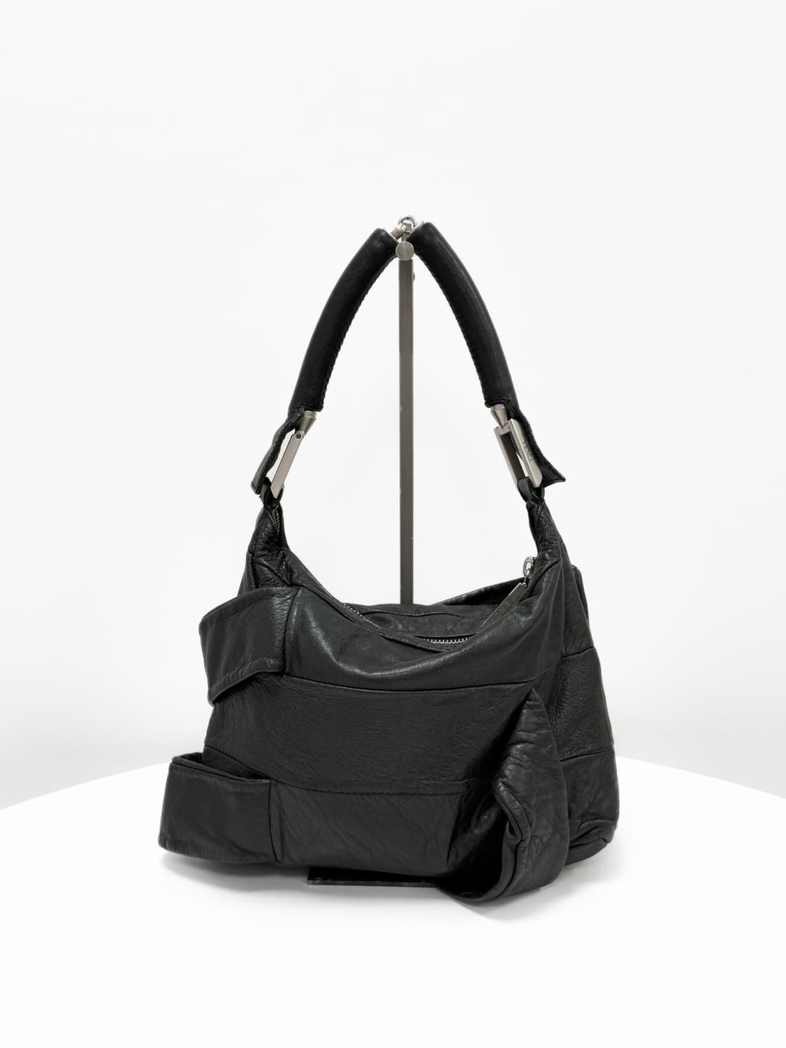 펜디 드레이프 랩 카프스킨 호보백 상품이미지3