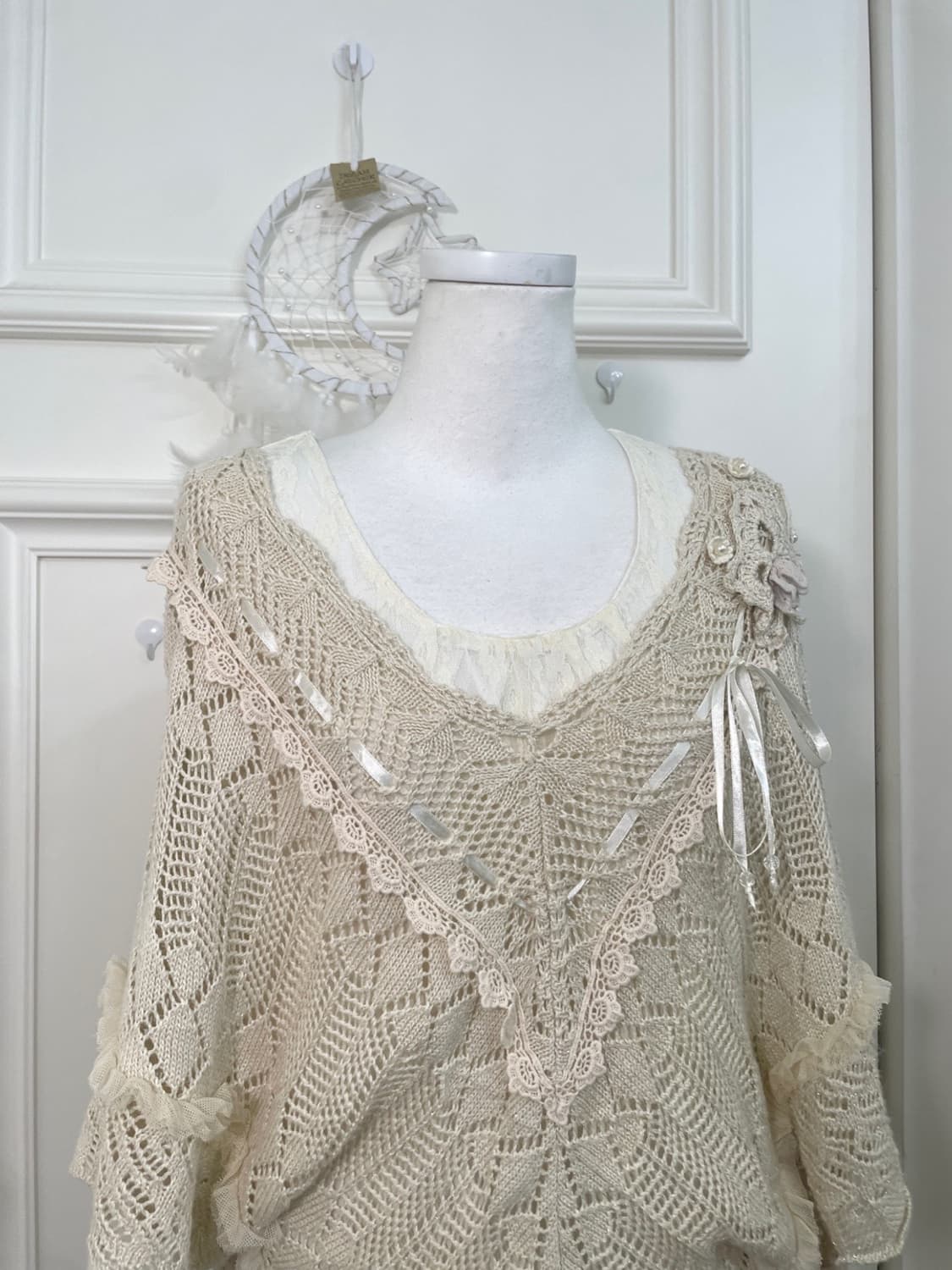 AXES FEMME beige crochet bow point knit 상품이미지5