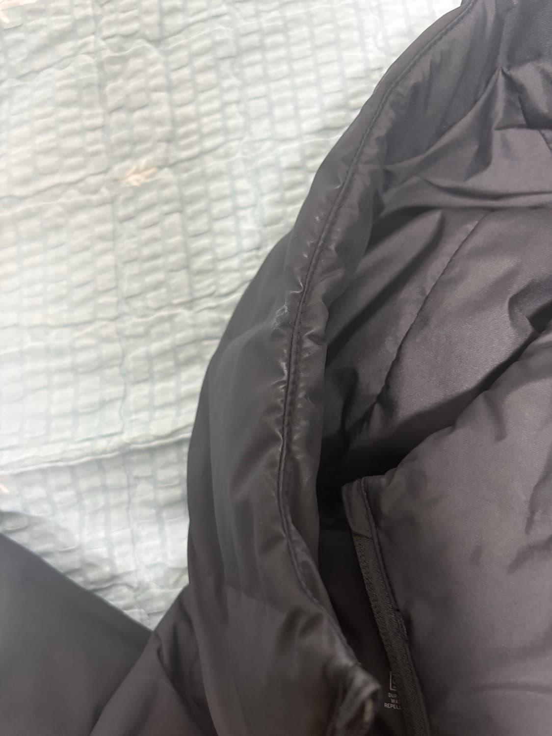 유니클로 퍼프테크 경량패딩 블랙 상품이미지4