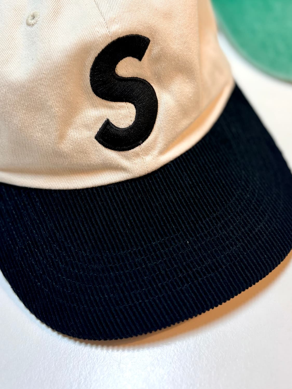 슈프림 투톤 S 로고 6-패널 스톤 - 24SS 슈프림 투톤 로고 캡 상품이미지4