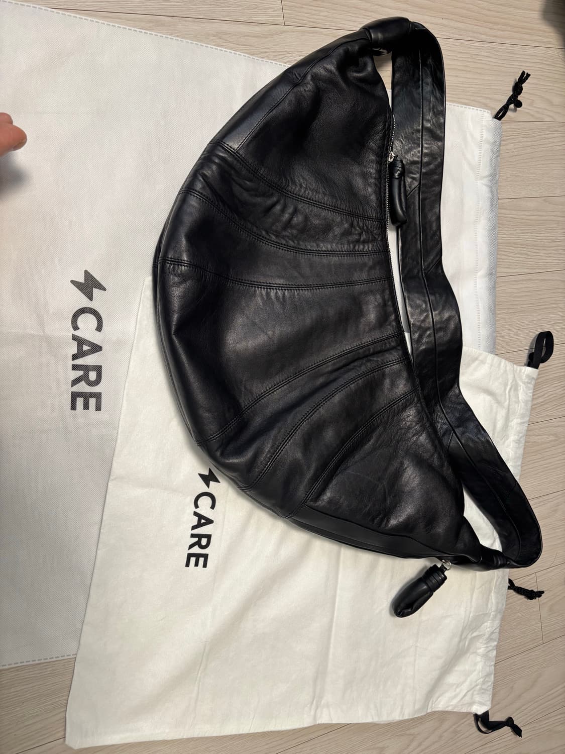 르메르 범백 라지 크루아상 백 블랙 나파 상품이미지1