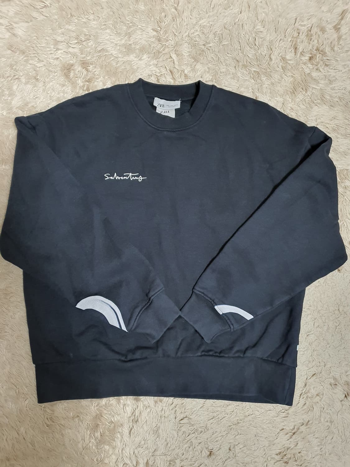 자라x살벤티우스 콜라보 한정판 맨투맨 사이즈 95 상품이미지1