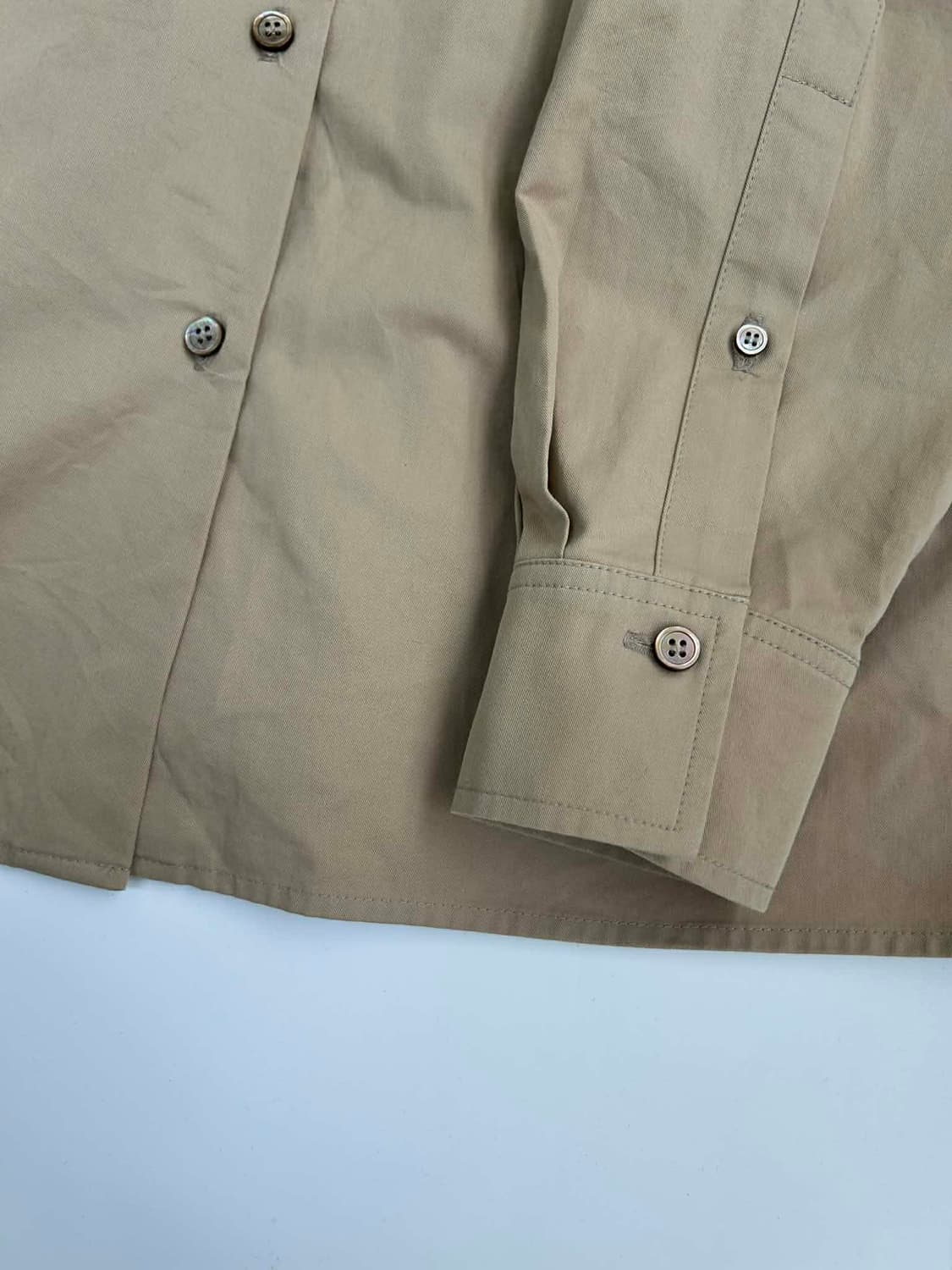 [S]ORR 오르 베이지 백 스트랩 셔츠 상품이미지7