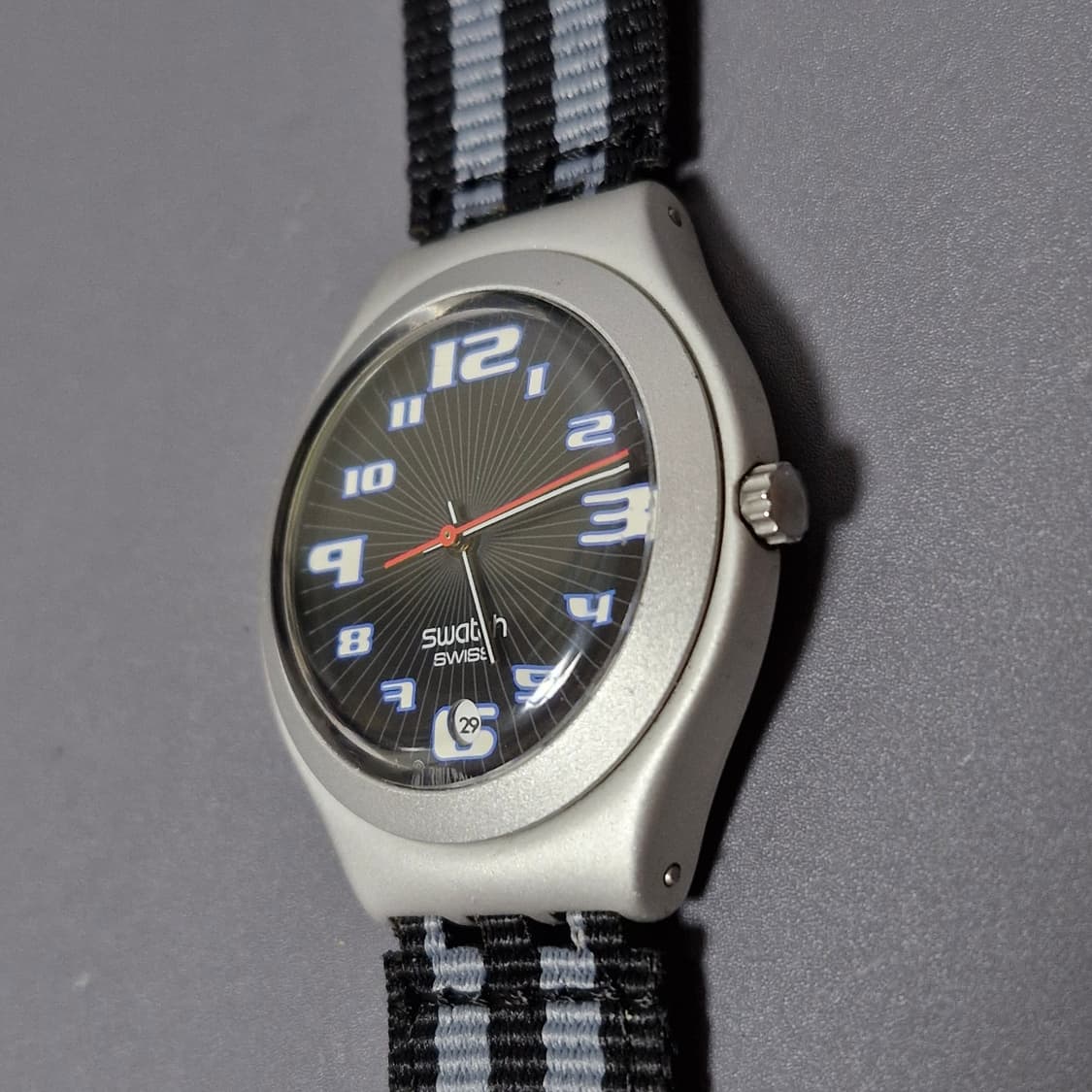 03) 스와치 아이러니 빅 ON TRACK 시계 상품이미지3