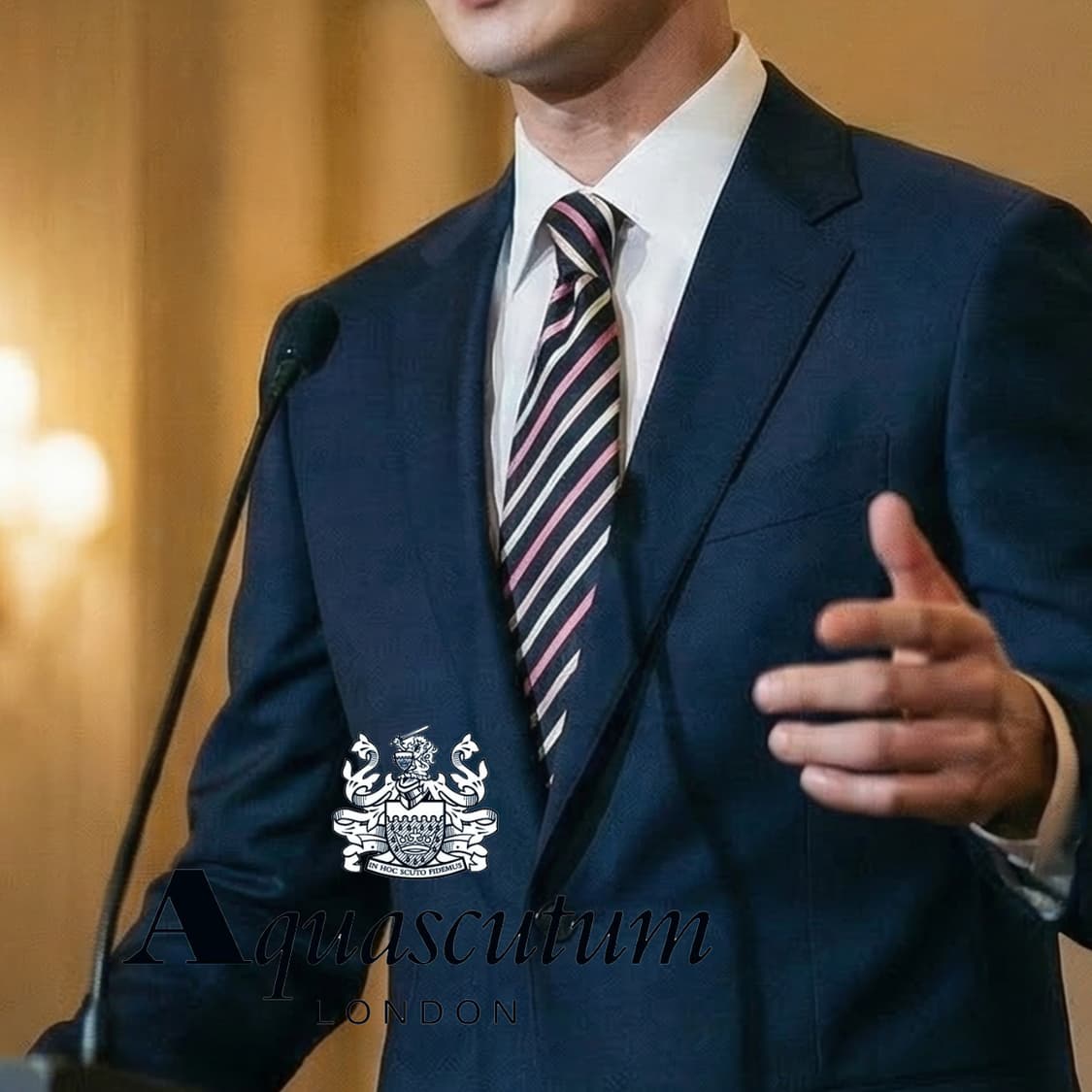 아쿠아스큐텀 실크 스트라이프 넥타이 9.5cm A+등급 K1987
 상품이미지1