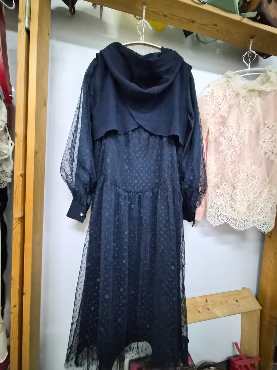 오즈세컨 도트망사 레이어드 후드쉬폰원피스 상품이미지3