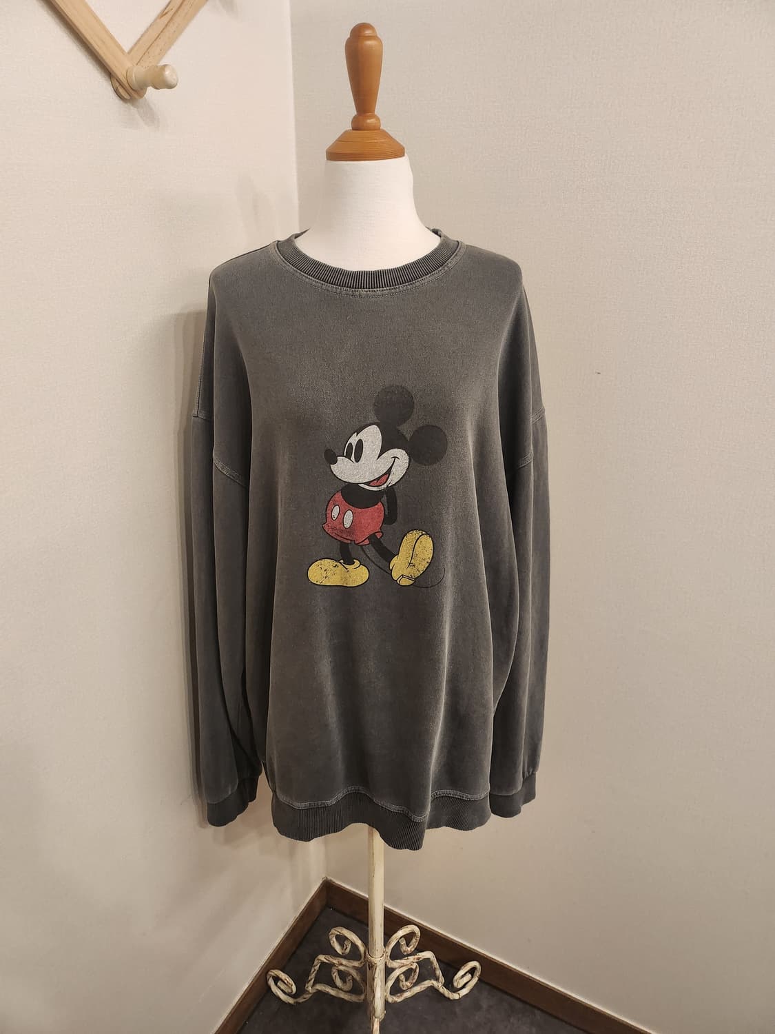 ((디즈니 정품))미키마우스🐭 오버핏 그레이 회색 워싱 맨투맨 상품이미지1