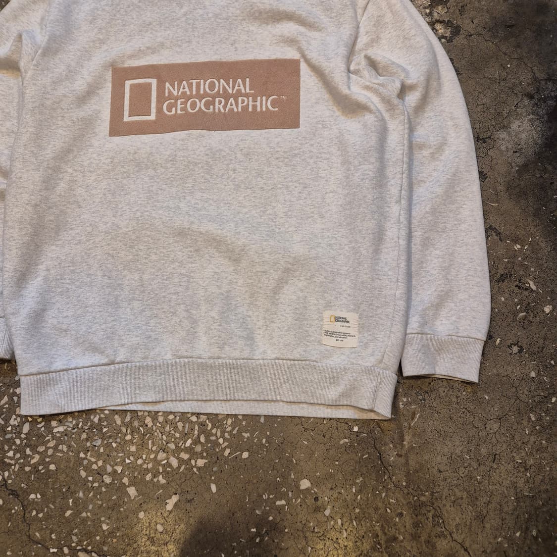 2XL 내셔널지오그래픽 오트밀 맨투맨  상품이미지5
