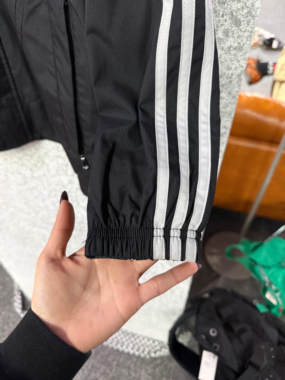 아디다스 리버풀 삼선 트레이닝 바람막이 자켓 B4370 상품이미지4