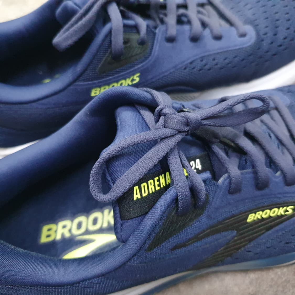 BROOKS 브룩스 아드레날린 GTS 24 남자러닝화(285) 상품이미지2