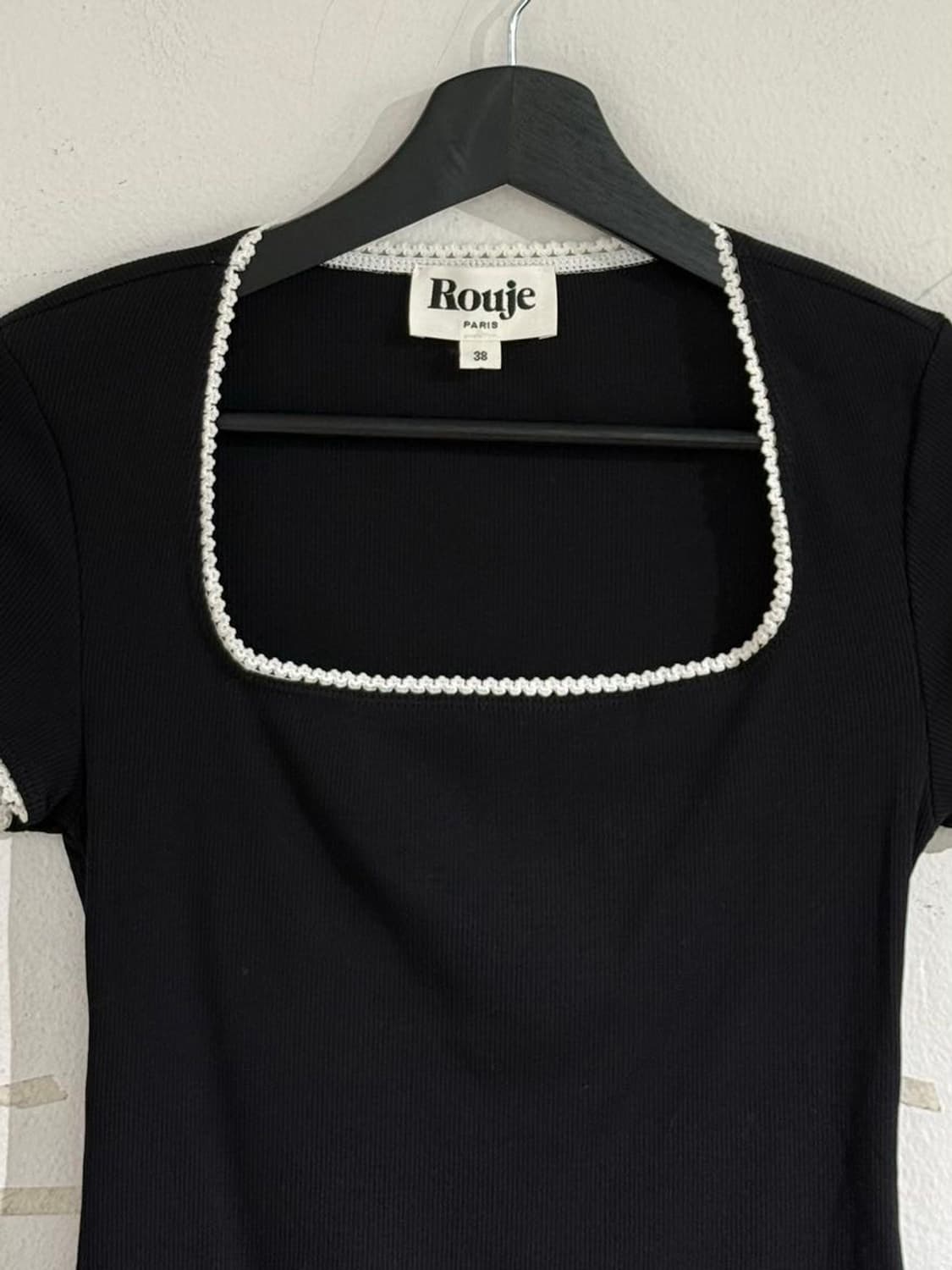 루즈 블랙 프릴 스퀘어넥 하프 탑 상품이미지4