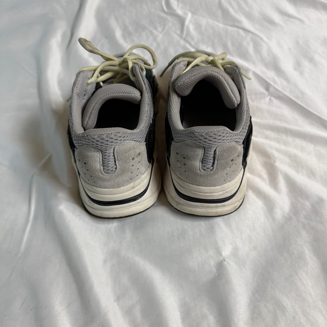 이지부스트 700 웨이브 러너  상품이미지3