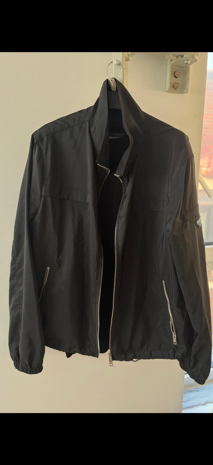 프라다 나일론 바람막이 블랙 상품이미지1