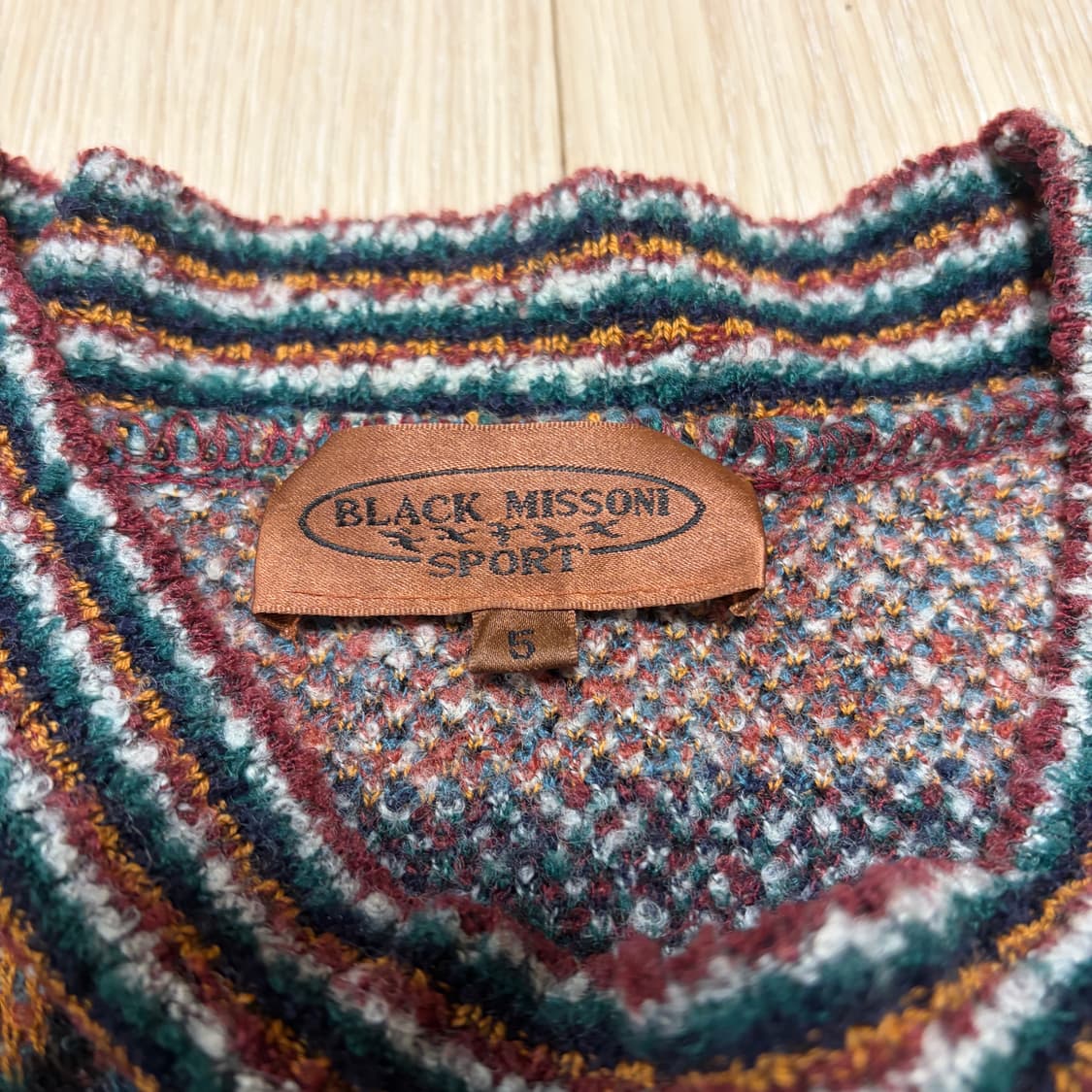 미쏘니 스포츠 패턴 니트 상품이미지3