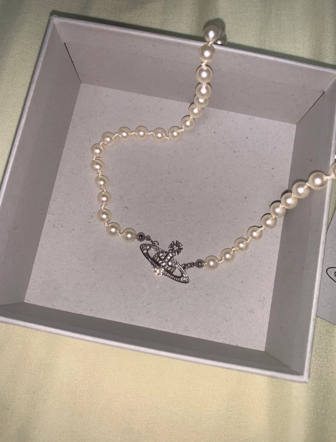 [새상품] 비비안웨스트우드 미니 바스 릴리프 진주 초커 목걸이 / 실버 상품이미지1