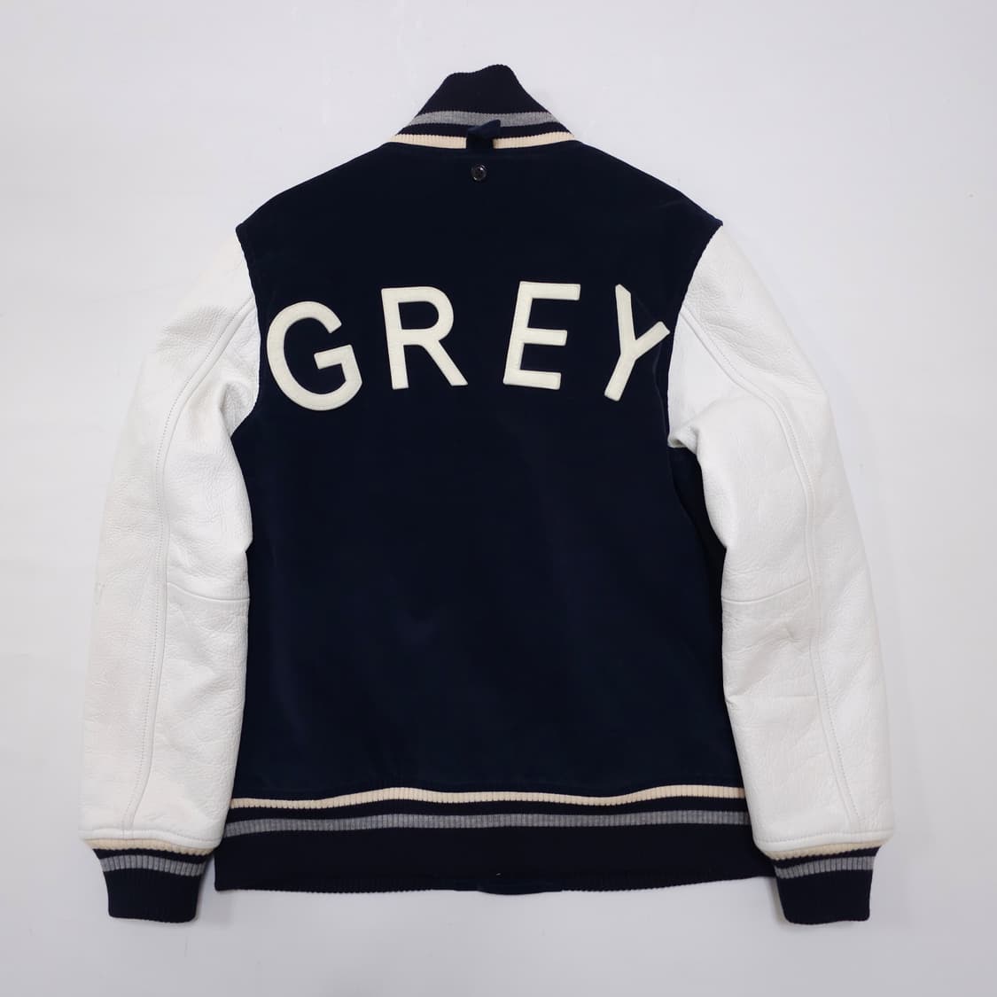 톰브라운 톰그레이 쉽스킨 바시티 자켓 상품이미지1