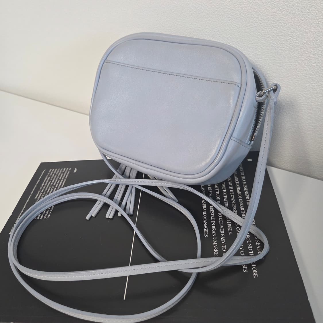 YSL 생로랑 정품 은장 미니 블로거 레더백 크로스백 태슬백 상품이미지3