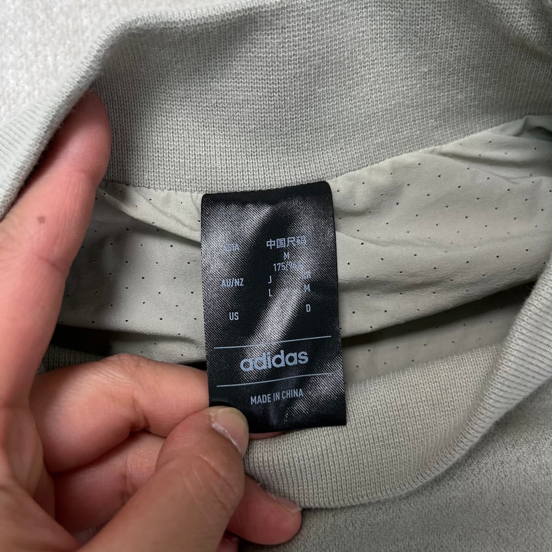 100 아디다스 신형 로고 쉘 맨투맨 상품이미지4