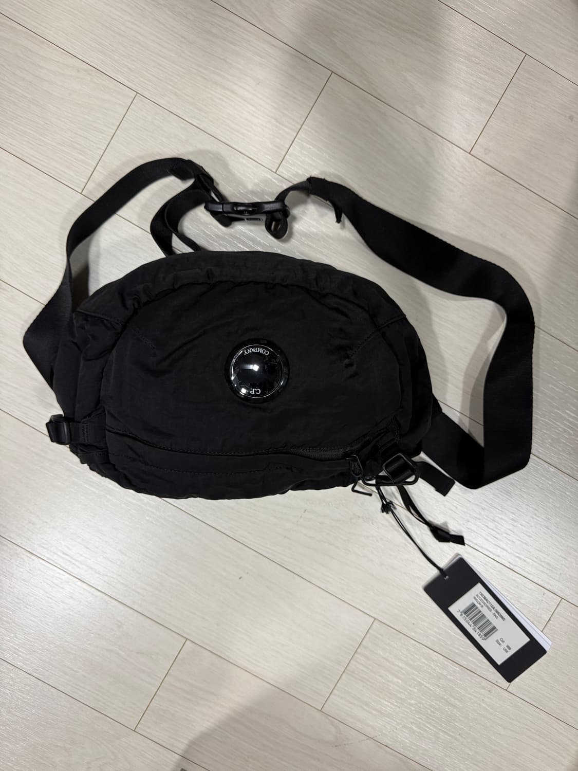  C.P. 컴퍼니 나일론 B 크로스바디 팩 블랙 새상품 상품이미지1