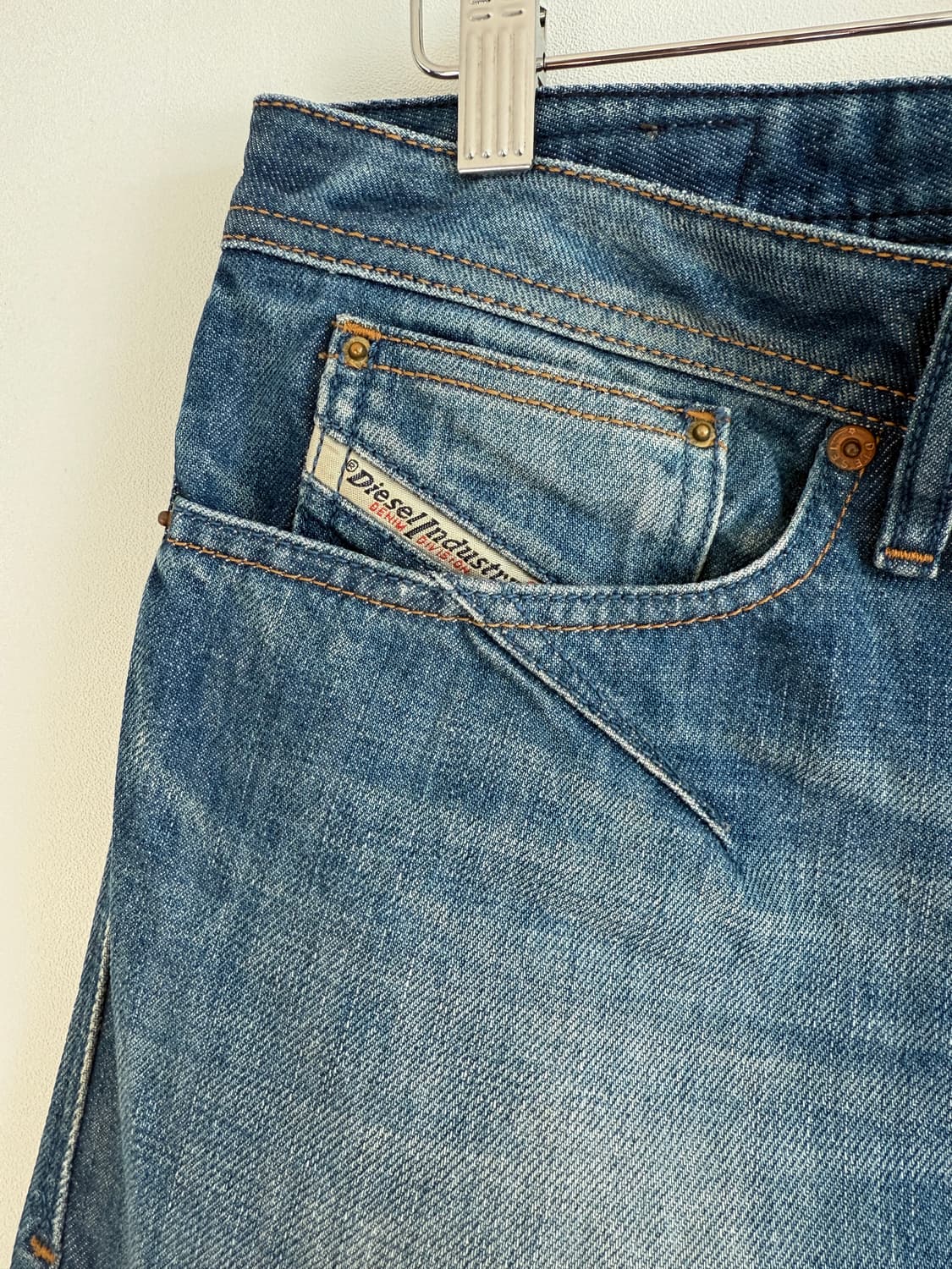 디젤(Diesel) SHIONER 데님 팬츠(데미지 확인) 상품이미지4