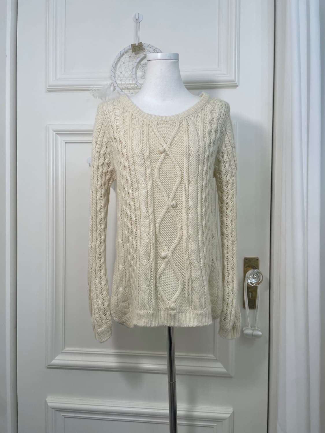 butter cream twist pompom sweater 상품이미지1