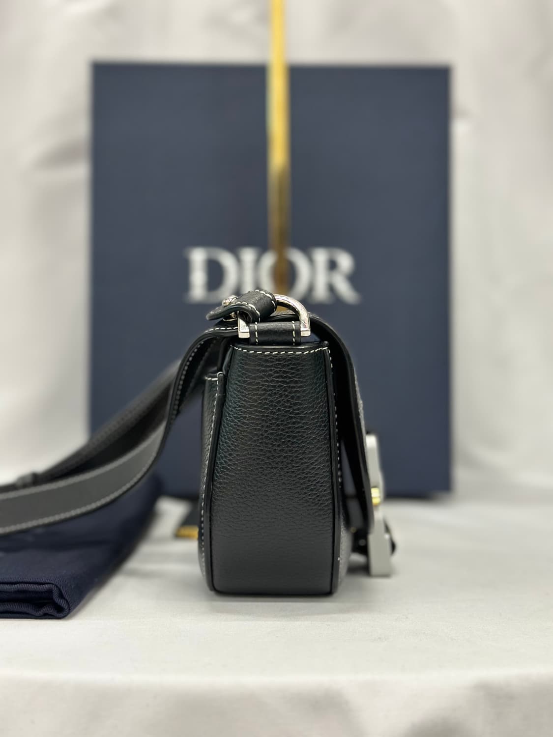 디올 새들 플랩 메신저 크로스백 상품이미지4