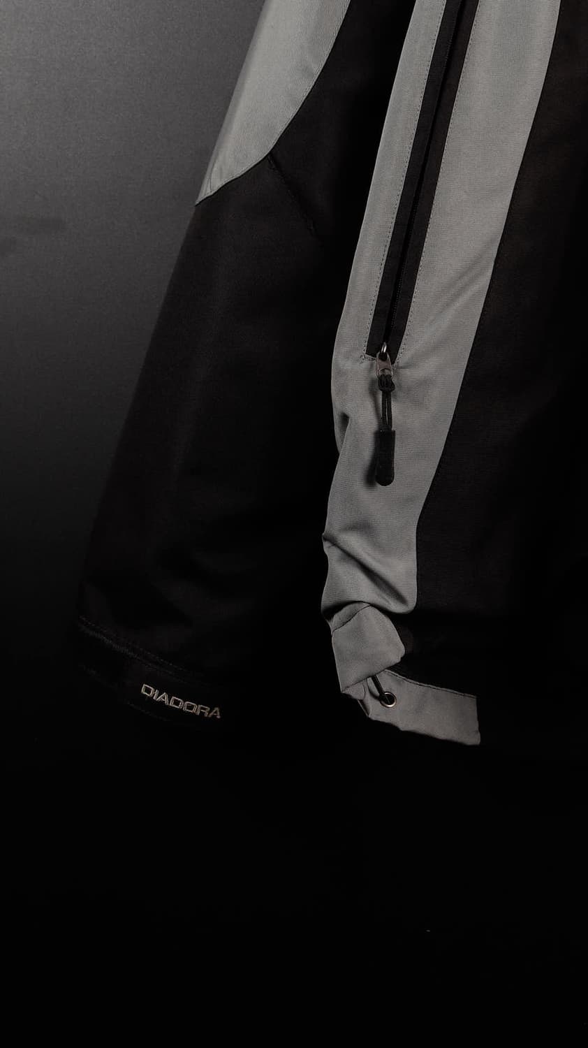 디아도라 블랙 바람막이 상품이미지3
