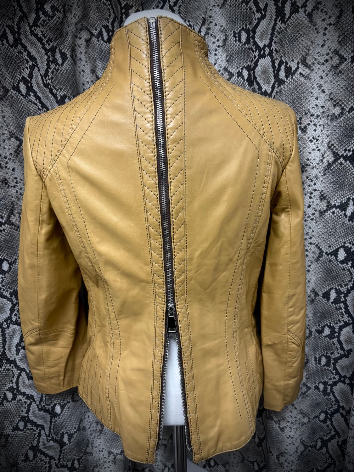 [RARE design] Back Zip Detail Stitch Lin 상품이미지2