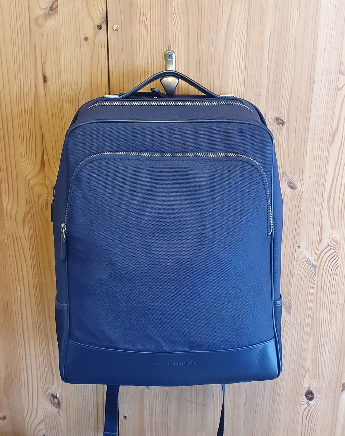 만다리나덕 비지니스 백팩 상품이미지1