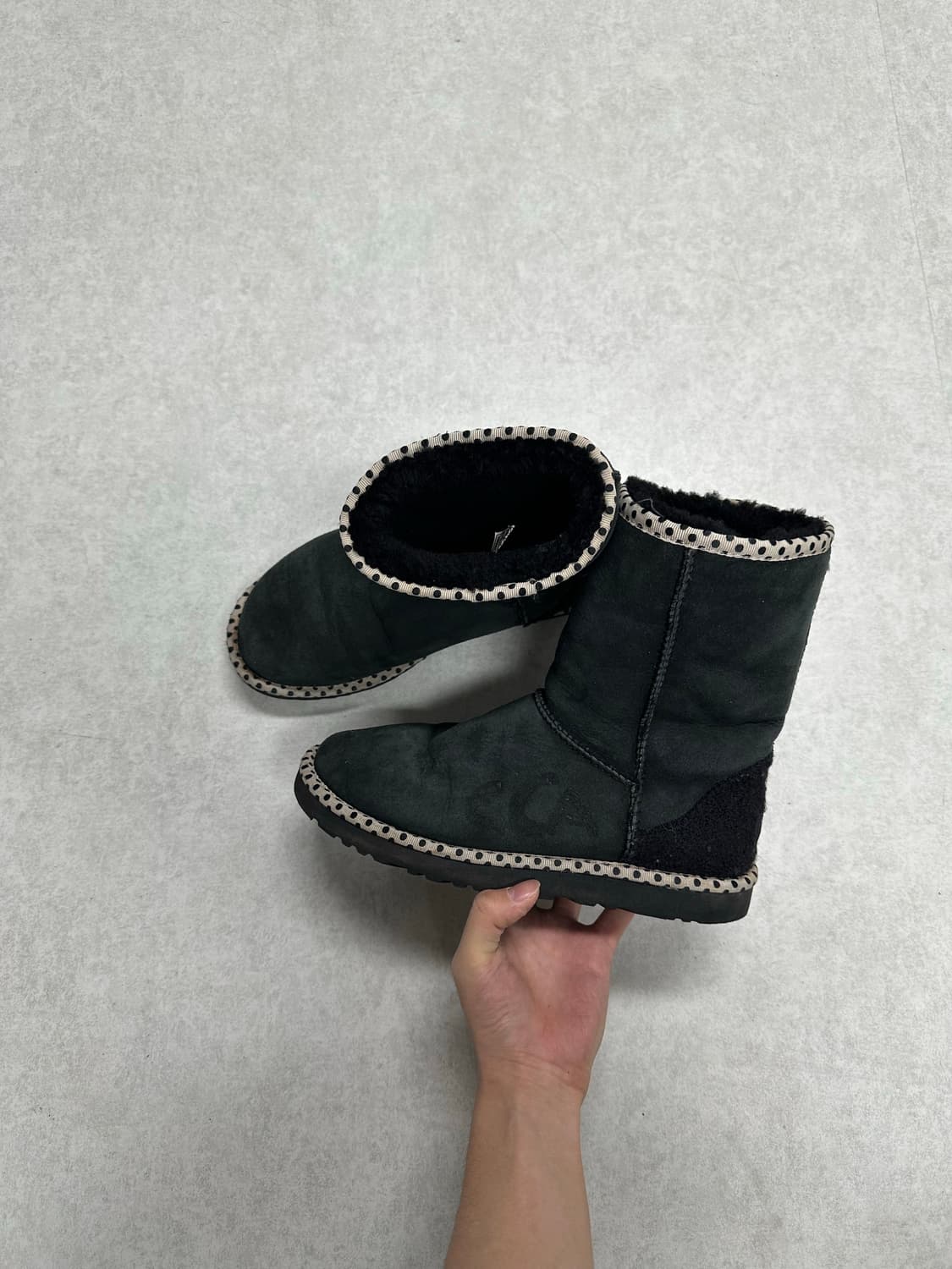 어그 도트 부츠  상품이미지1