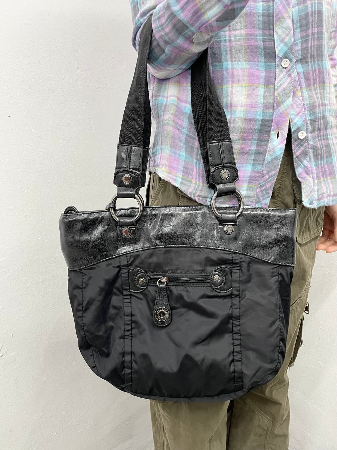 캘빈클라인 로고 나일론 숄더백 상품이미지5