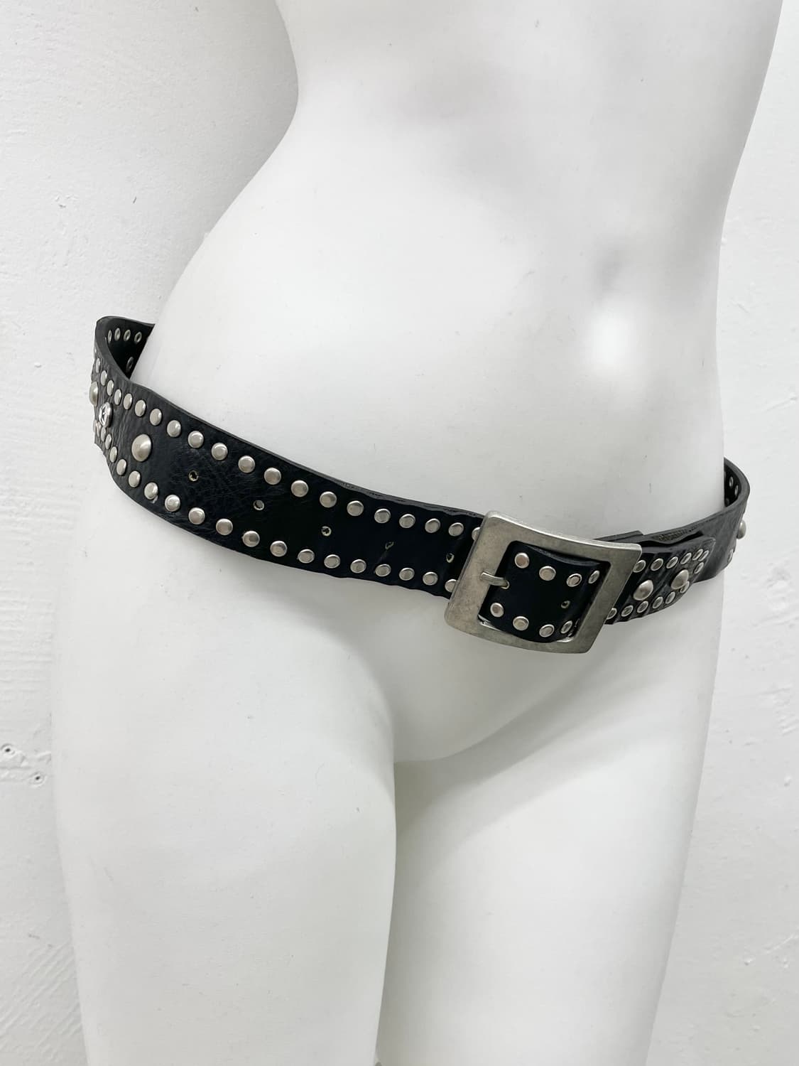 락시크 스터드 콘초 버클 벨트 상품이미지5