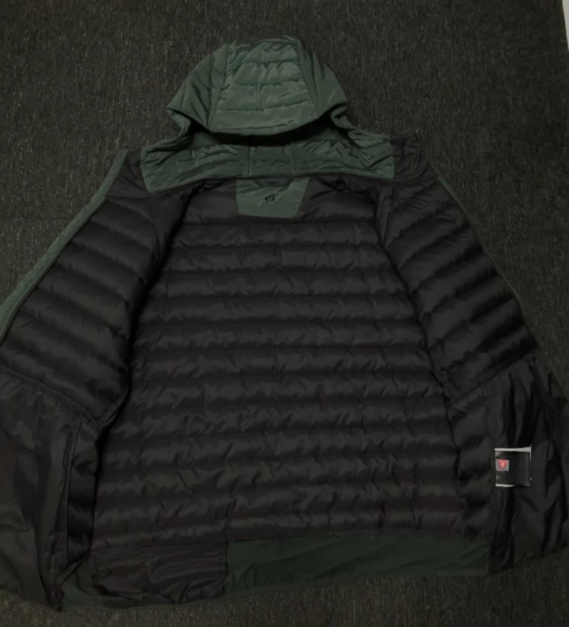 룰루레몬 다운 포 잇 올 700필 후디 경량패딩 그린 상품이미지2