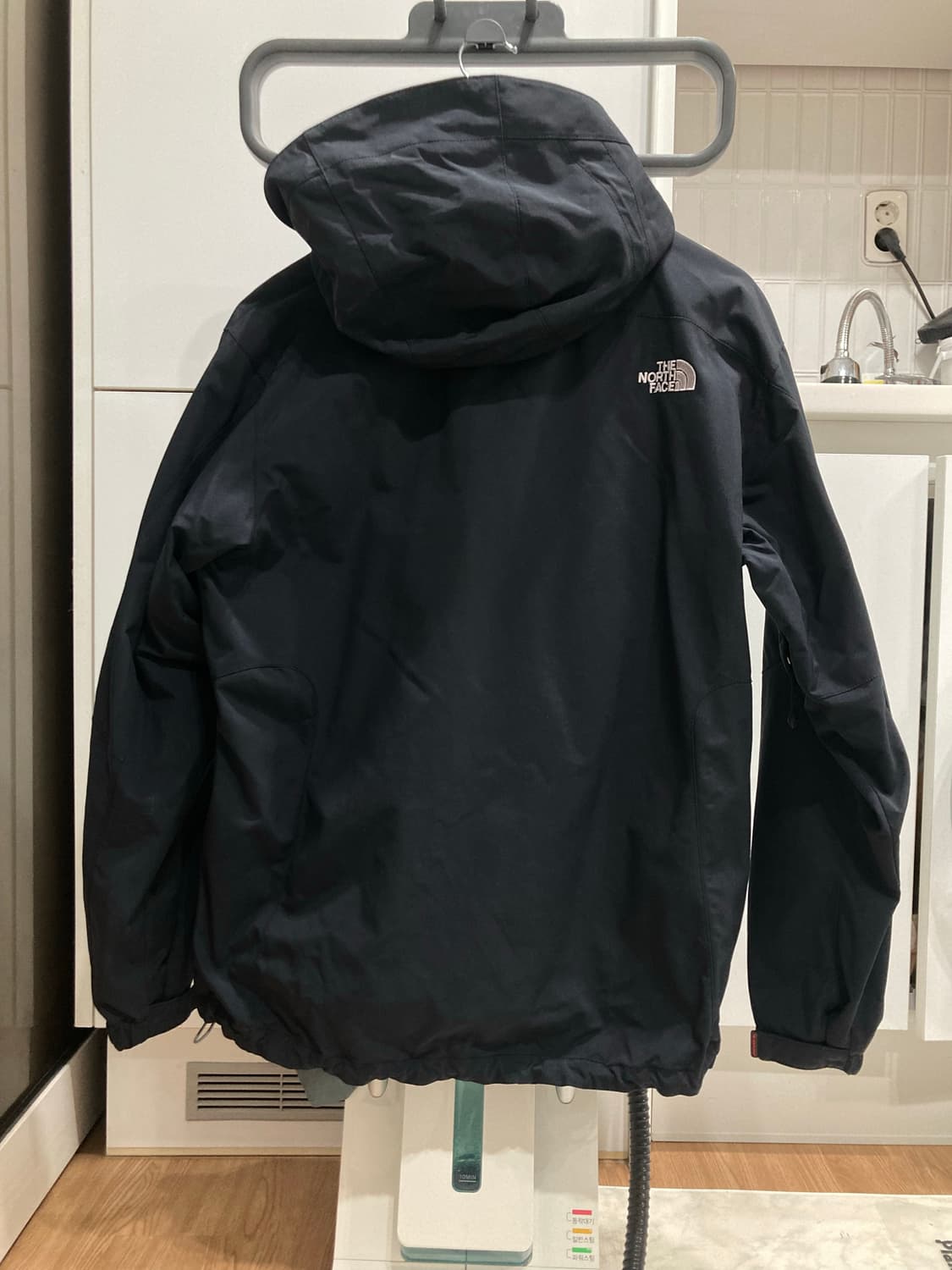 노스페이스 HyVent 바람막이 블랙 90 상품이미지2