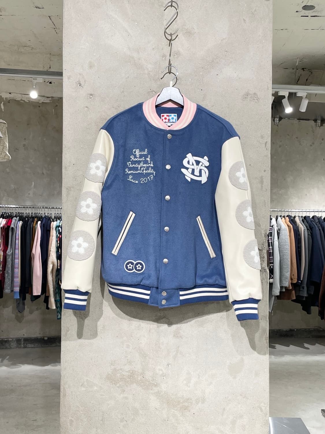 반디더핑크 x sm 엔터테인먼트 30주년 리미티드 에디션 바시티 자켓 상품이미지1