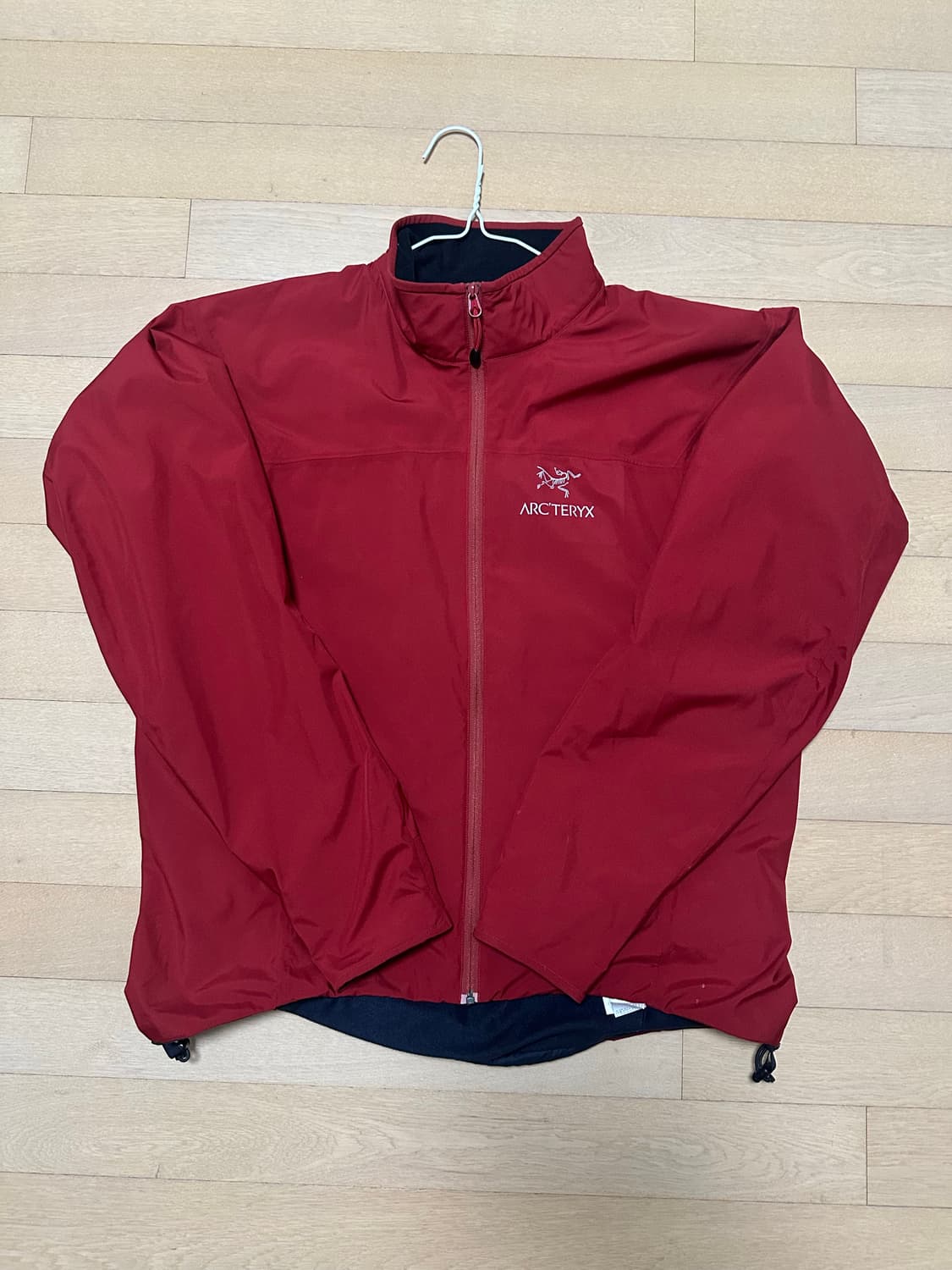 아크테릭스 바람막이 M 상품이미지1