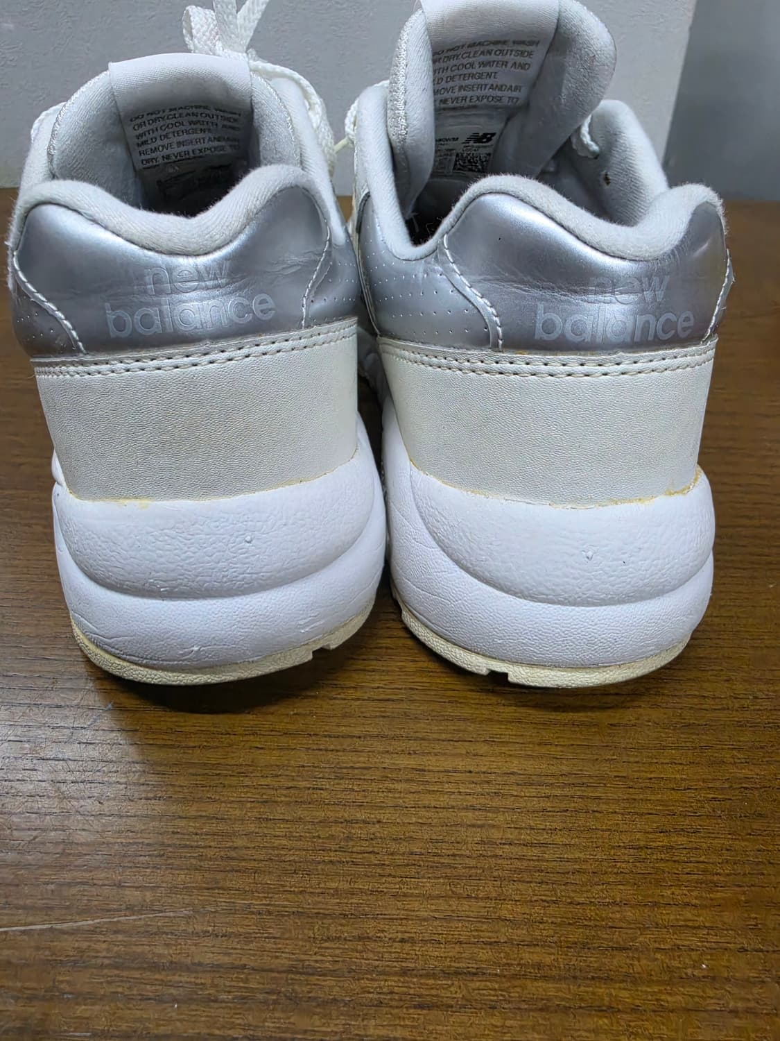 뉴발란스 580 올화이트 운동화 상품이미지5