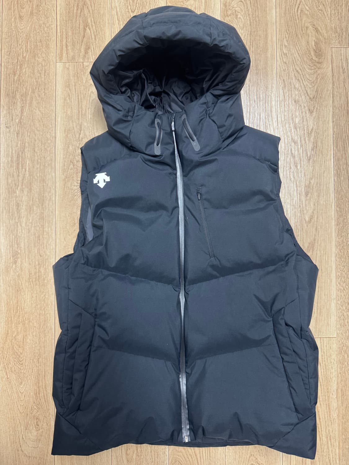 데상트 후드 조끼패딩 상품이미지4