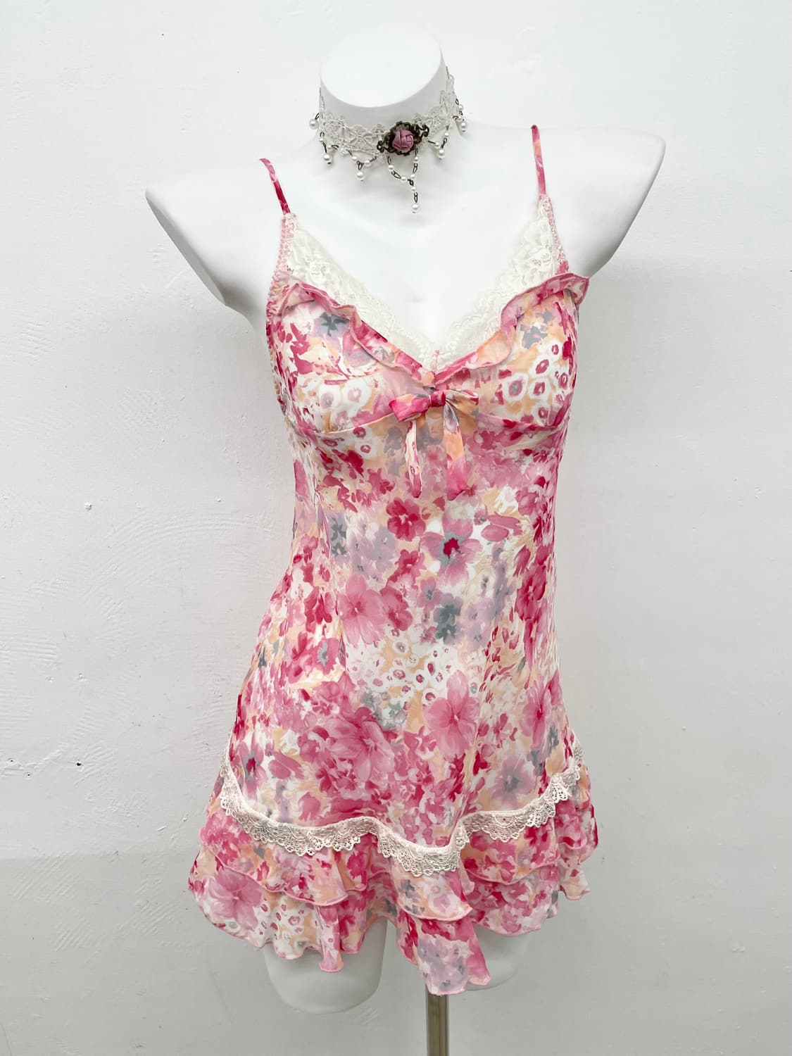 에블린 핑크 플로럴 프릴 슬립 상품이미지1