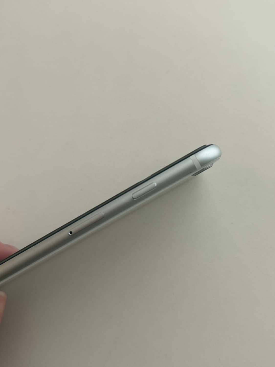 아이폰 se2 화이트 64 상품이미지3