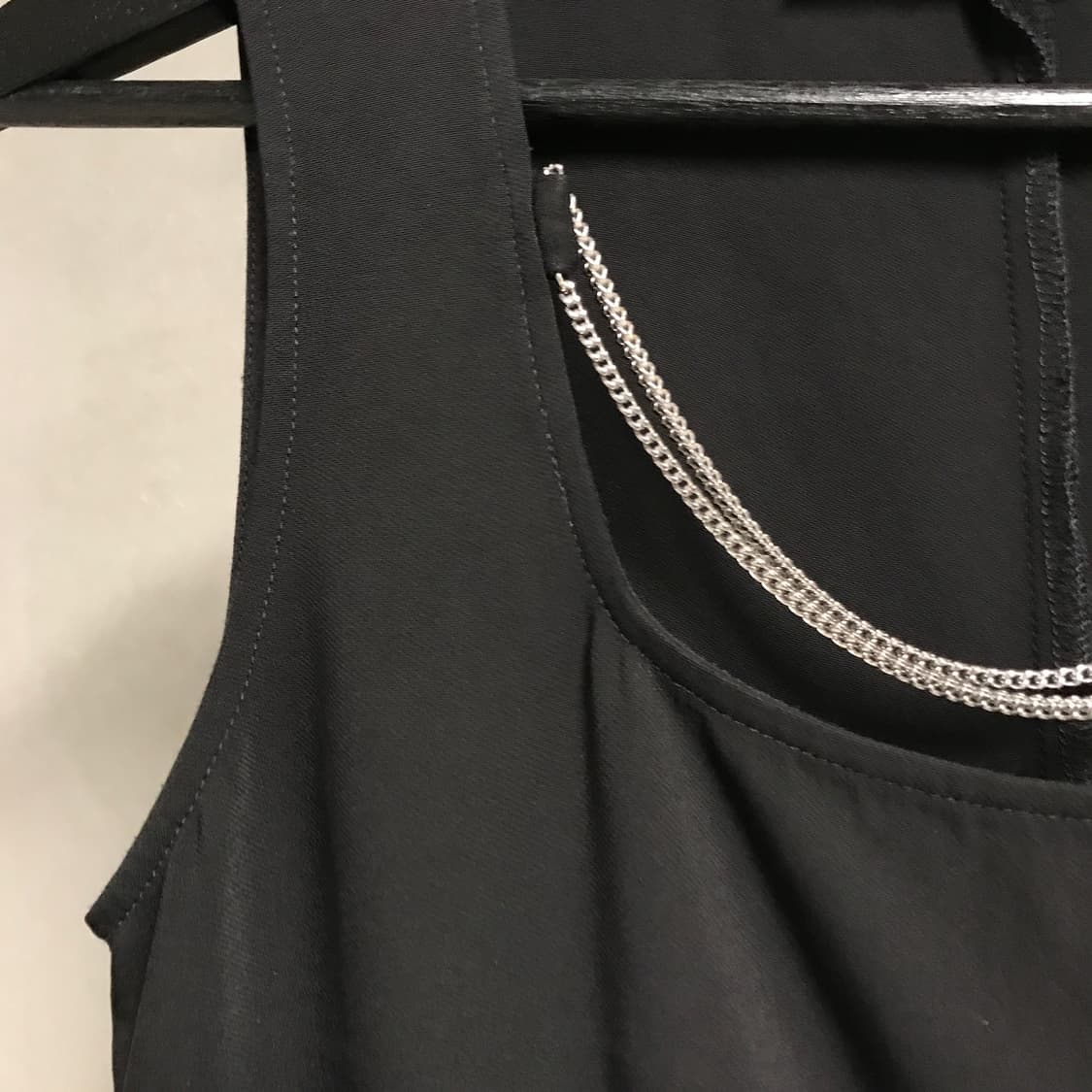 알릭스 슬리브리스 탑 블랙 42(W) 상품이미지4