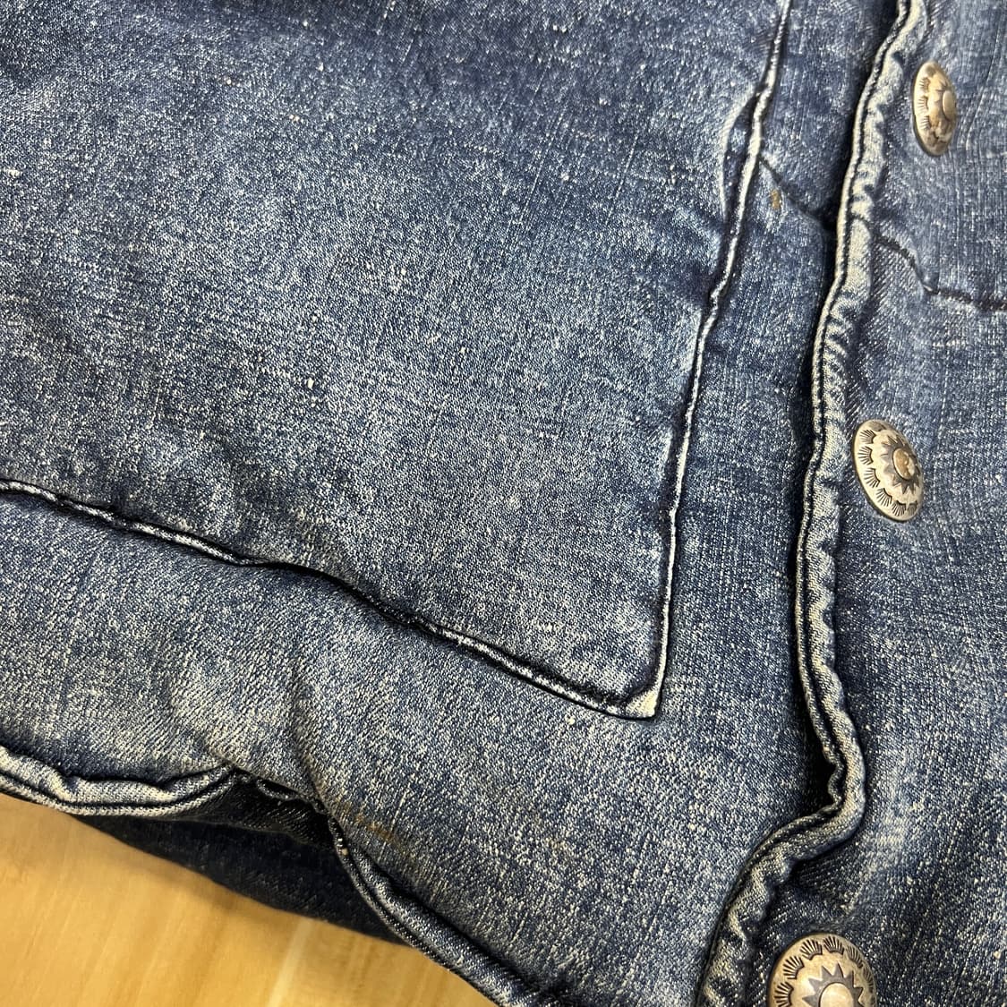 잭 로즈 인디고 데님 가죽 요크 다운 베스트 3 상품이미지8