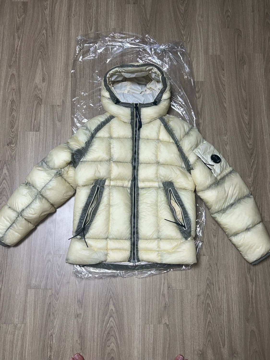 cp컴퍼니 dd쉘 피스타치오 L 새상품 상품이미지2