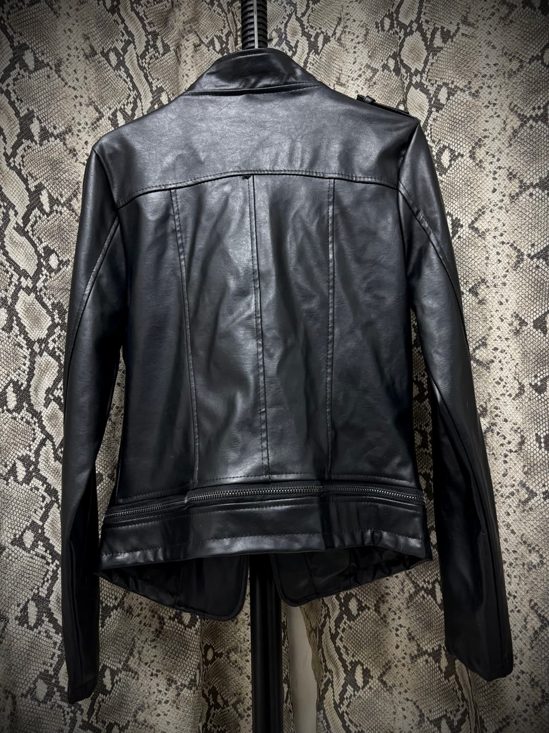 V-Kei Draped Fake Leather 2-Zip Detail J 상품이미지10