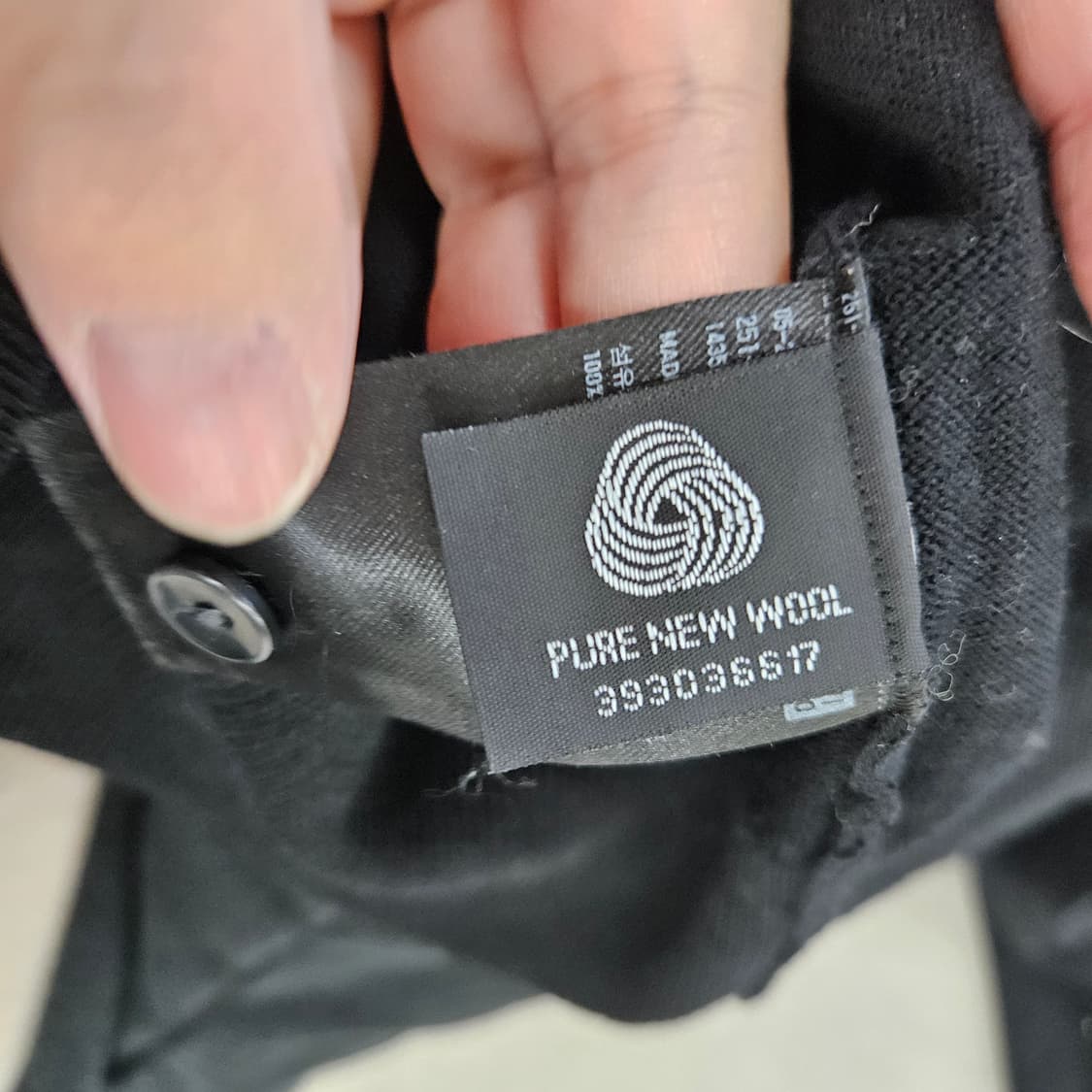 [L] 유니클로 퓨어 뉴 울 V넥 가디건 0114YH1 상품이미지5