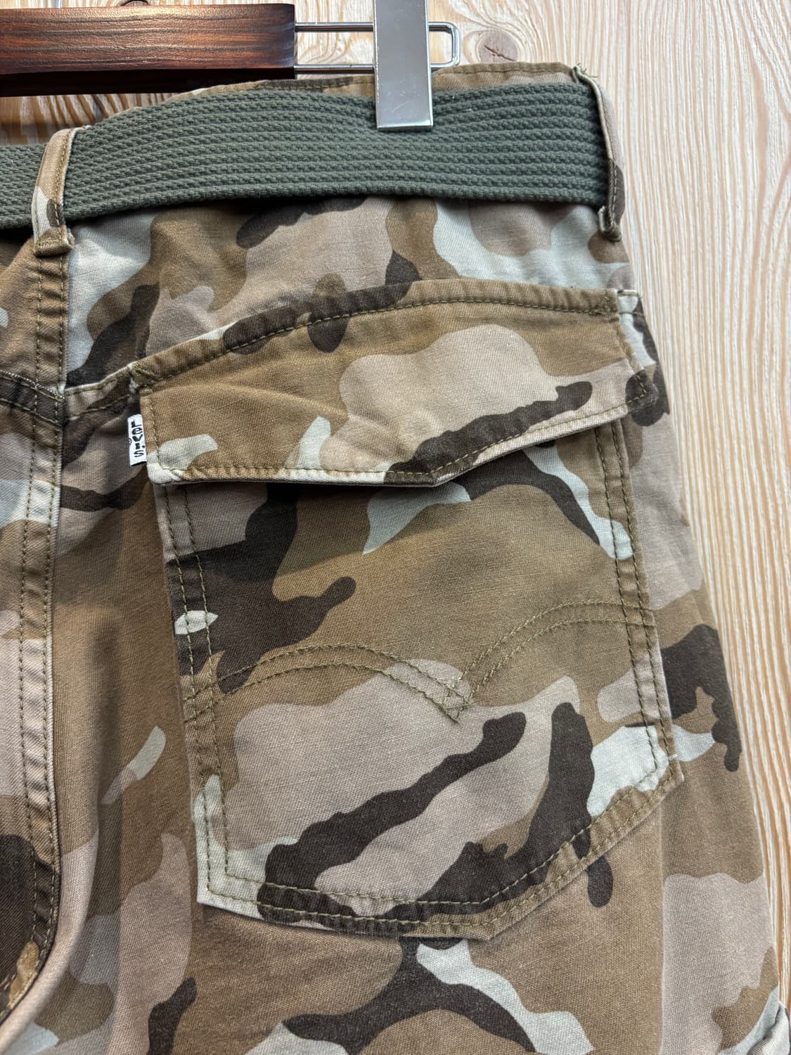 리바이스 화이트 탭 카모 카고 팬츠  상품이미지4